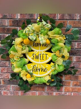 🚫SOLD🚫 🍋 Easy Peasy Lemon Squeezy Wreath